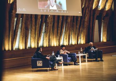 CAIML co-head Stefan Woltran, panelists Paul Timmers (remote), James Larus (remote), Helga Nowotny, and Gerhard Friedrich (seated) — Picture: Amélie Chapalain / TU Wien Informatics