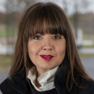 Réka Markovich logo